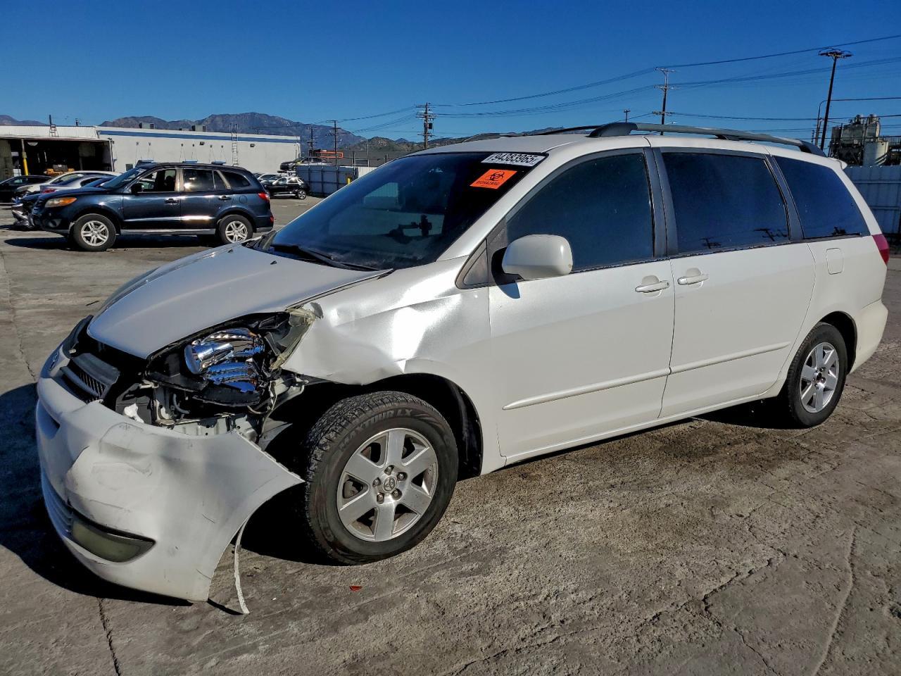 2004 TOYOTA SIENNA
