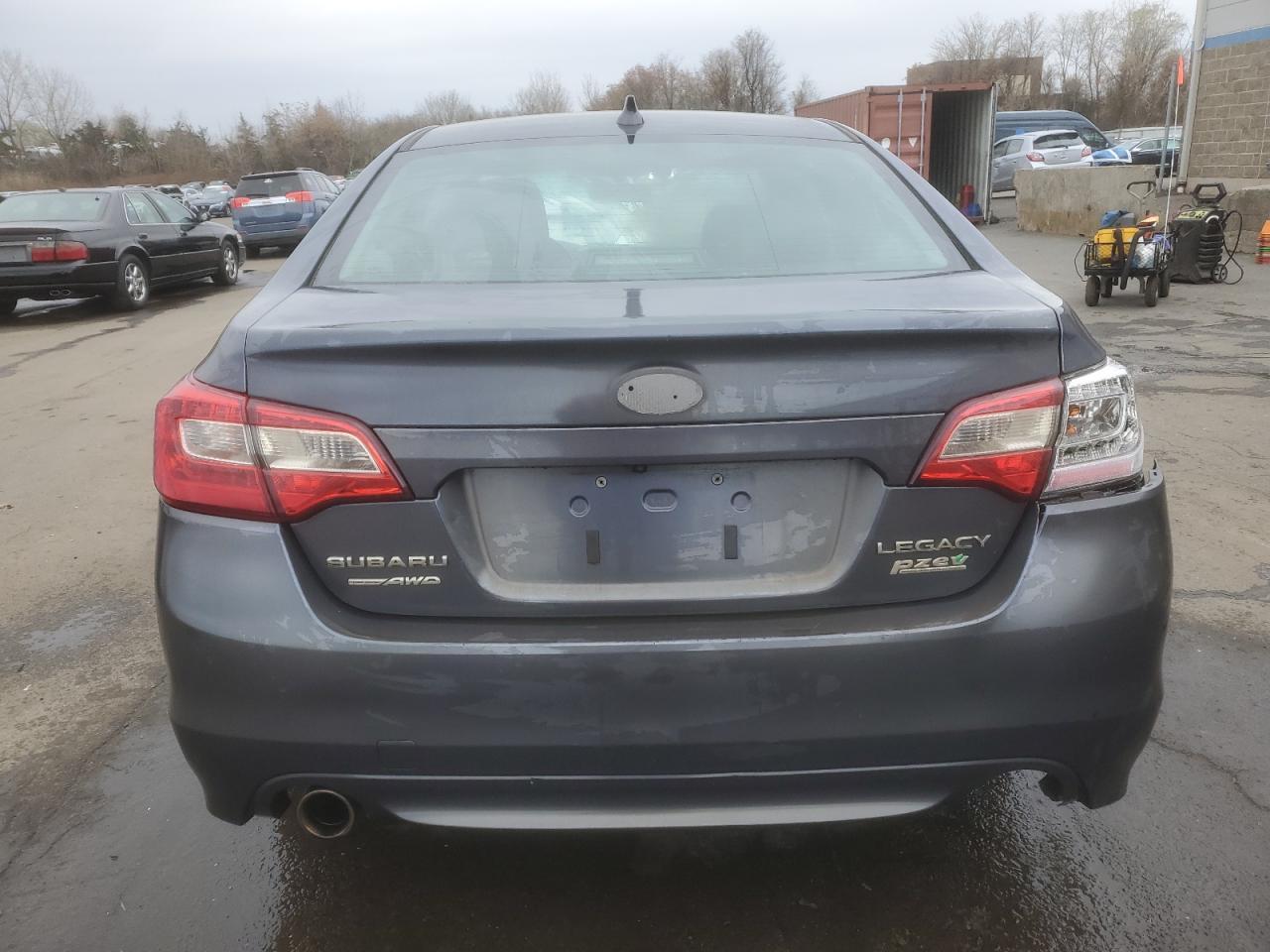 2017 SUBARU Legacy