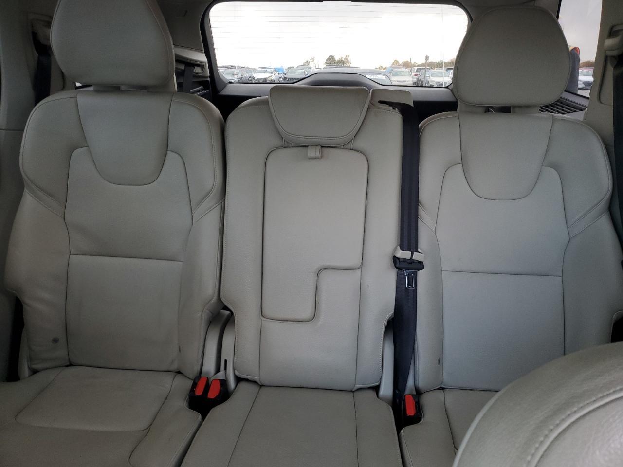 2016 VOLVO XC90