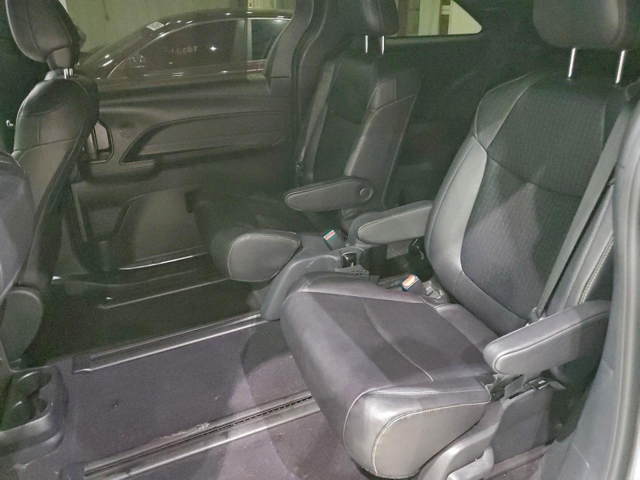 2025 TOYOTA SIENNA