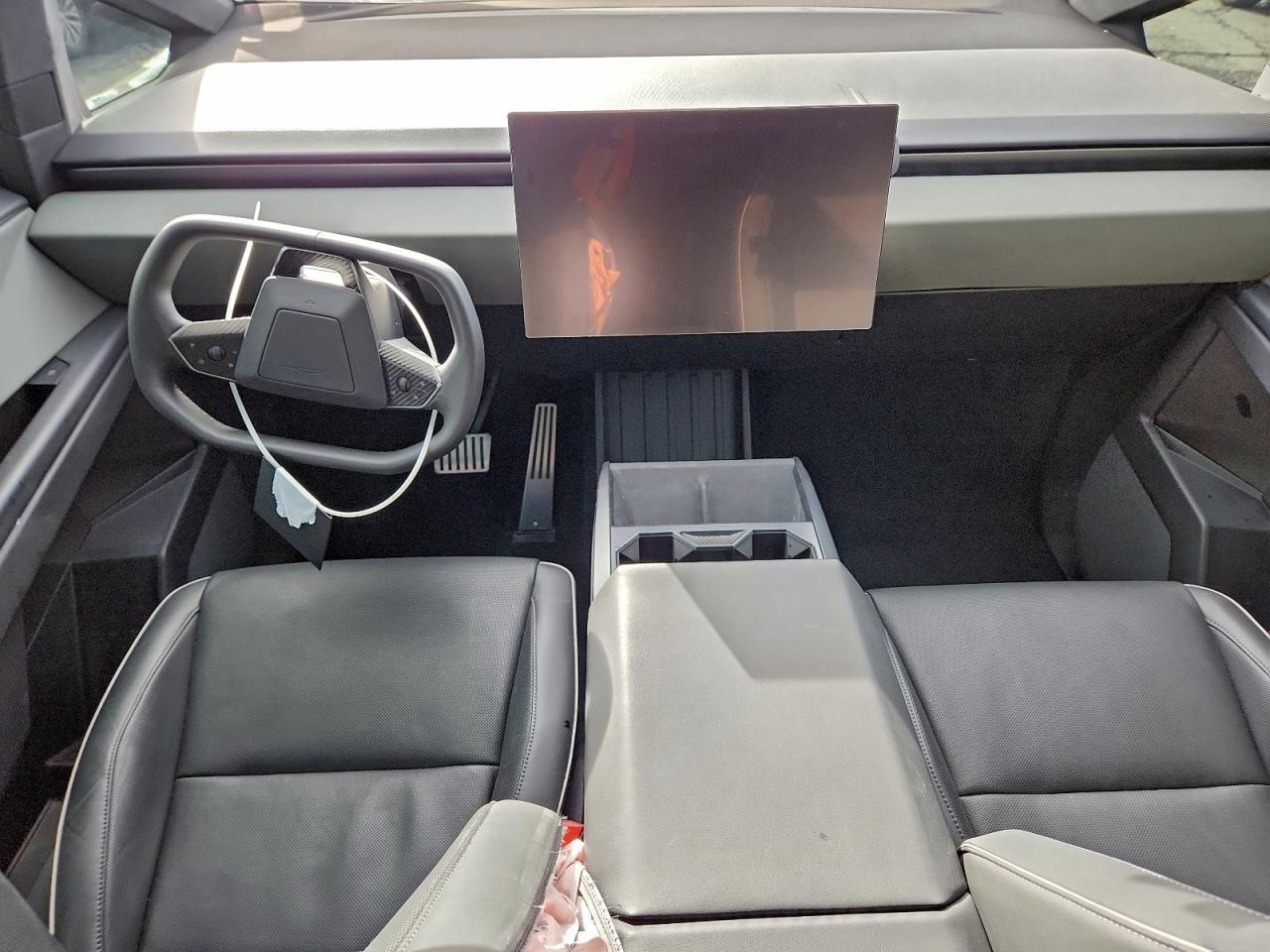 2024 TESLA Cybertruck