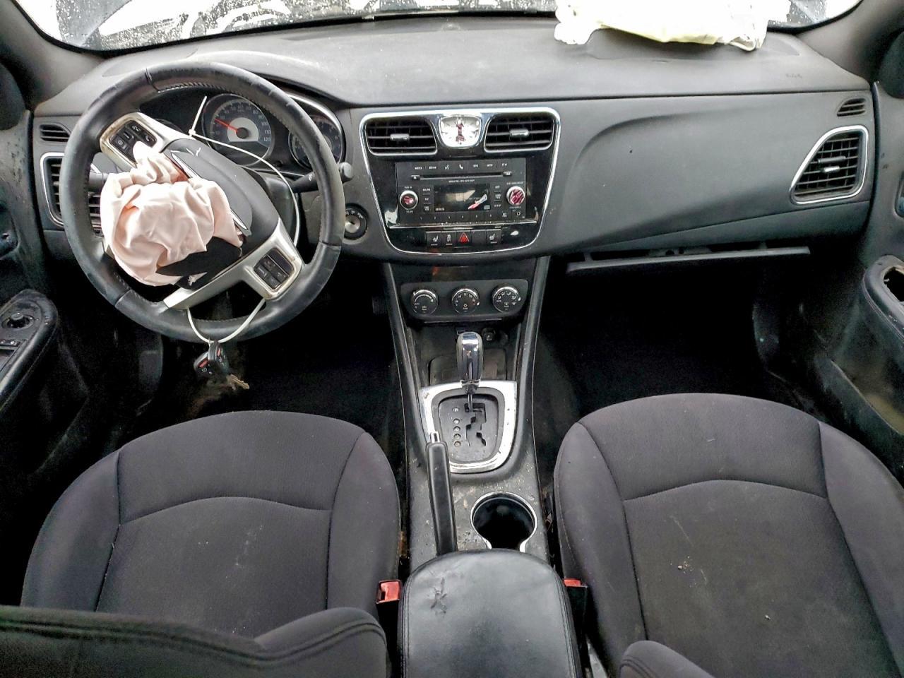 2013 CHRYSLER 200