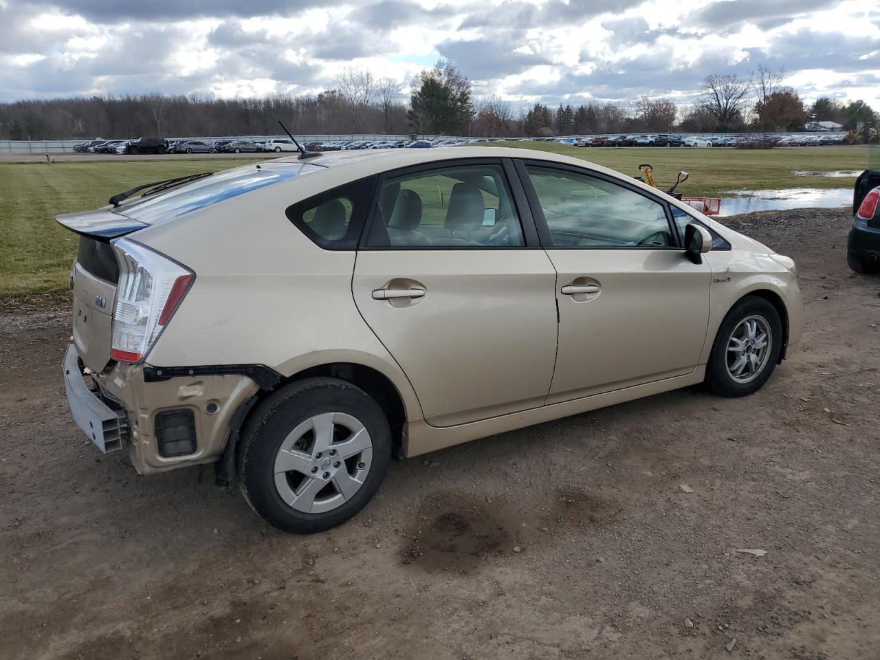 2011 TOYOTA PRIUS