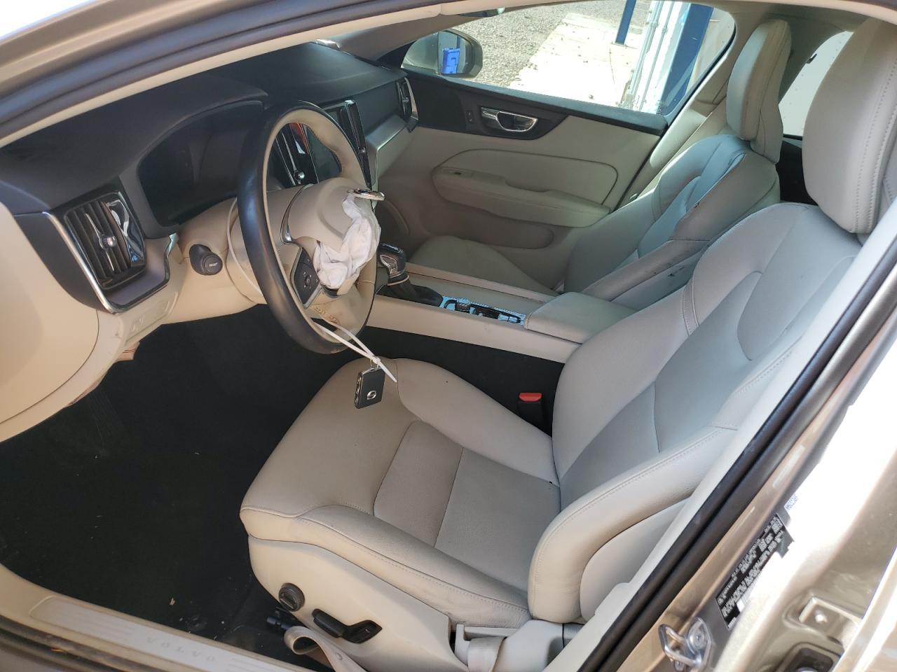 2019 VOLVO S60