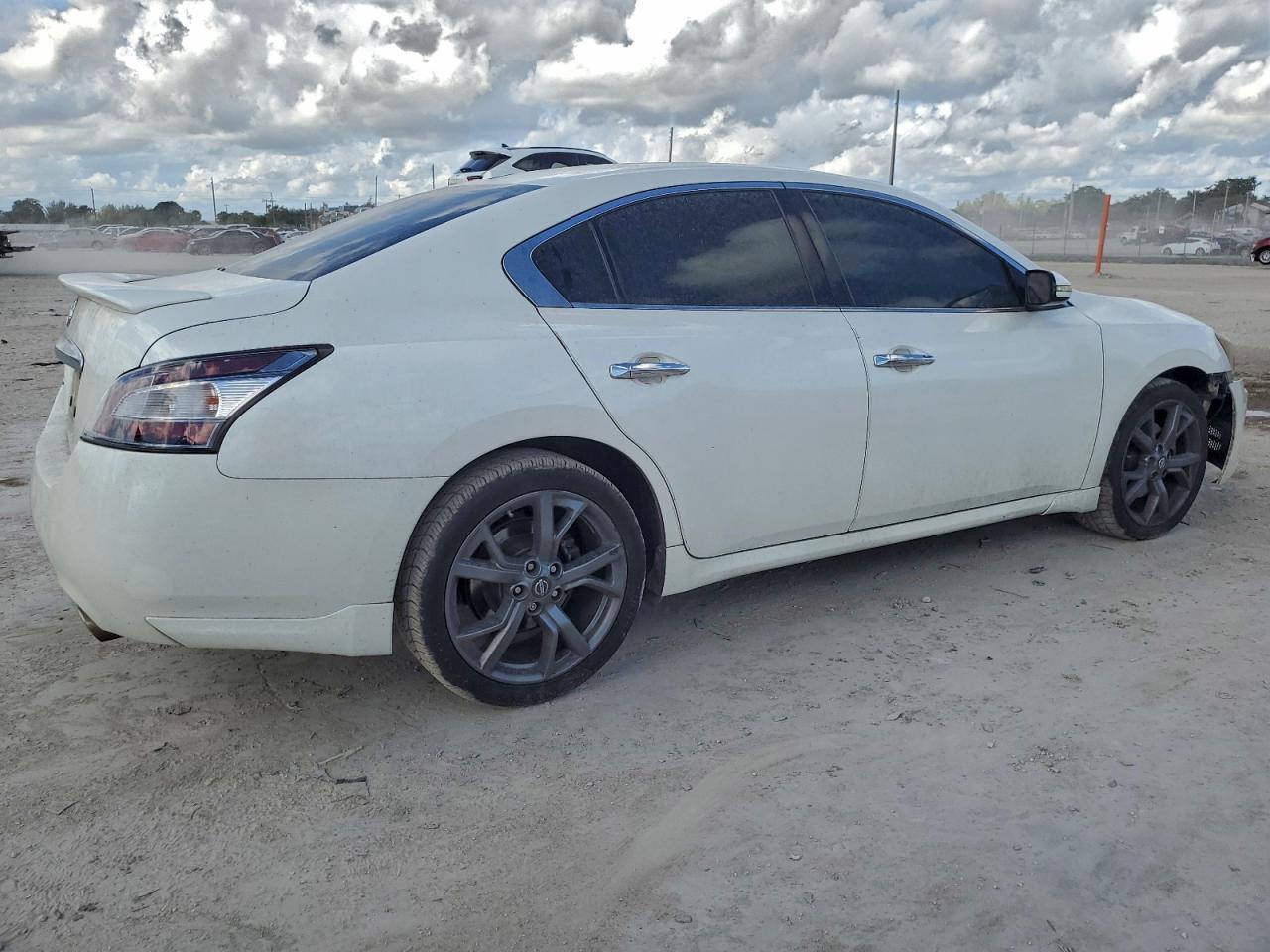 2014 NISSAN Maxima