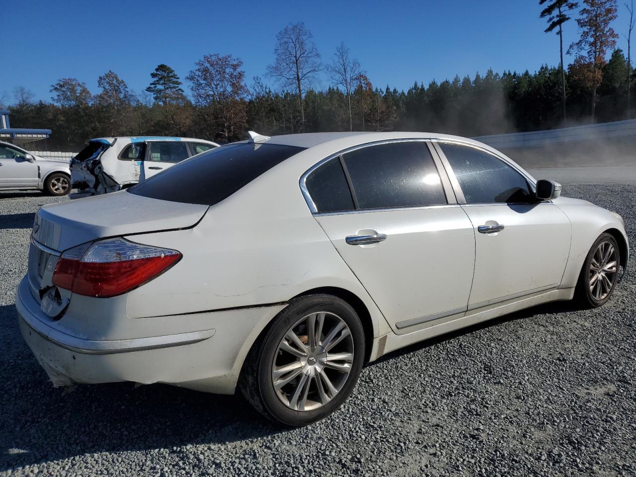 2011 HYUNDAI GENESIS