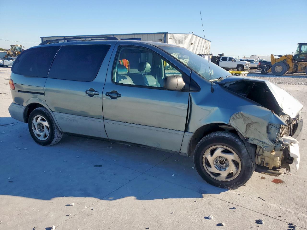 2000 TOYOTA SIENNA