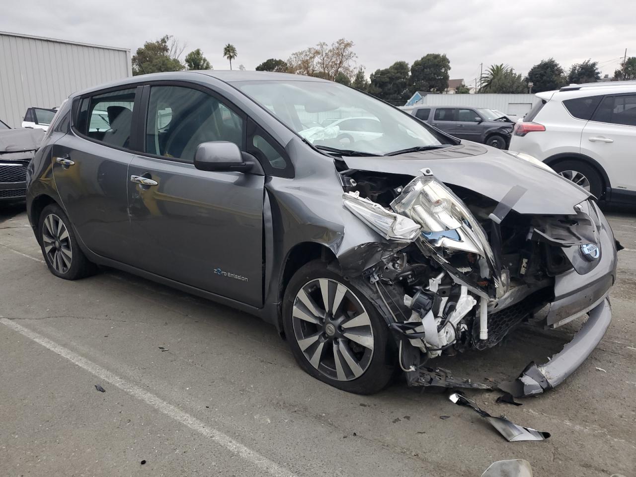 2015 NISSAN LEAF