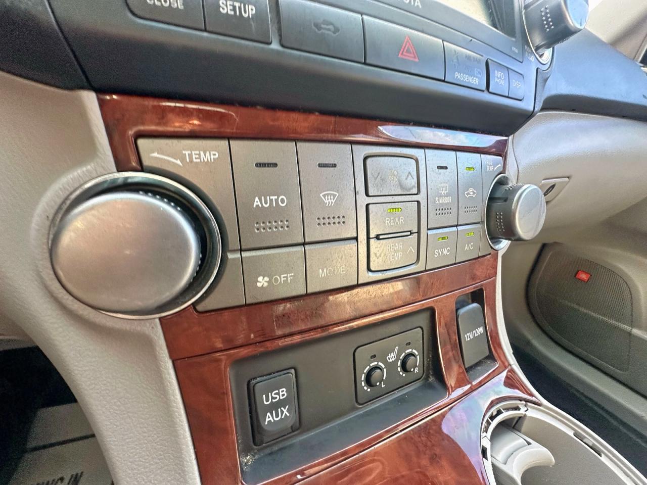 2011 TOYOTA HIGHLANDER