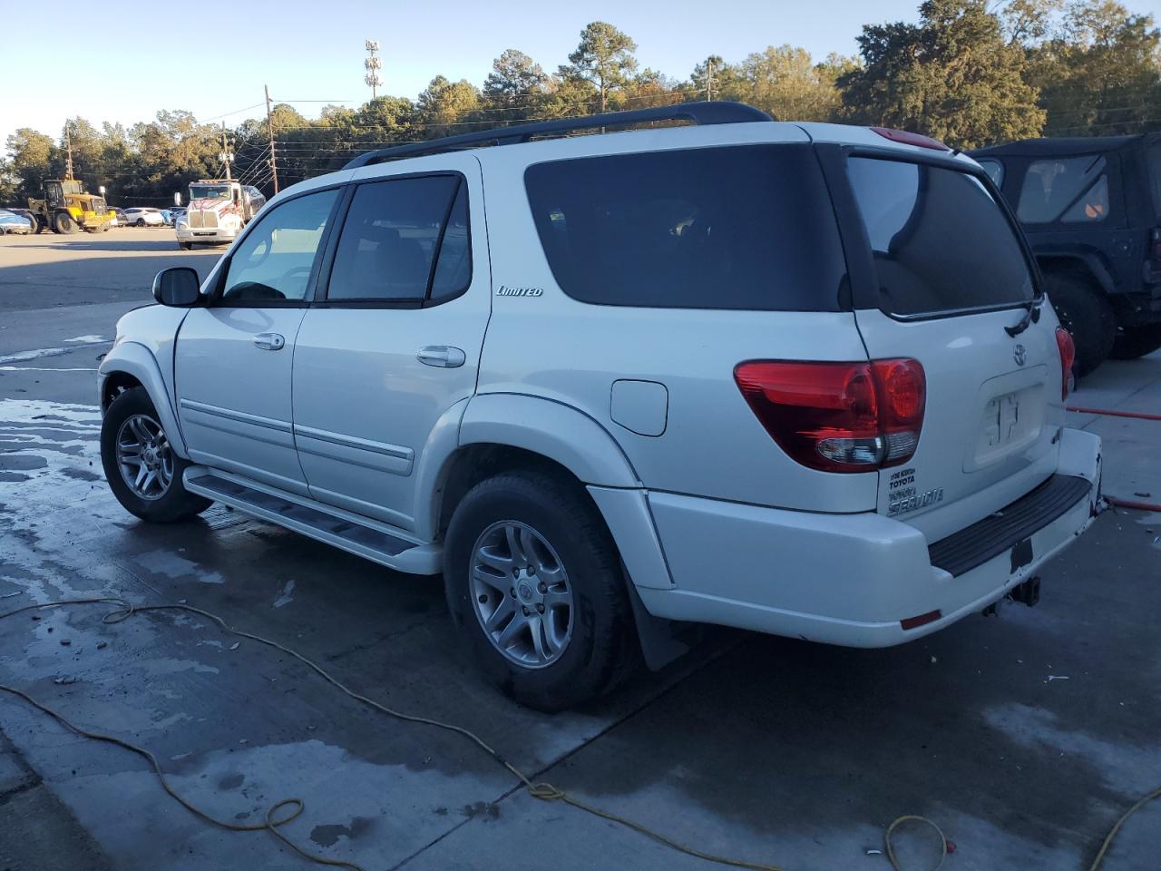 2005 TOYOTA Sequoia
