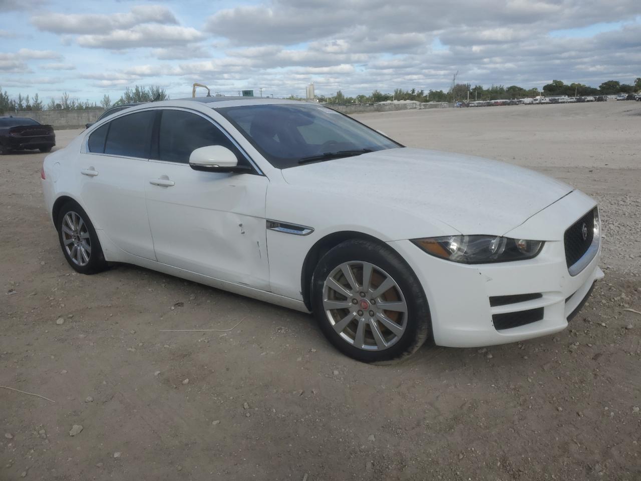 2019 JAGUAR XE