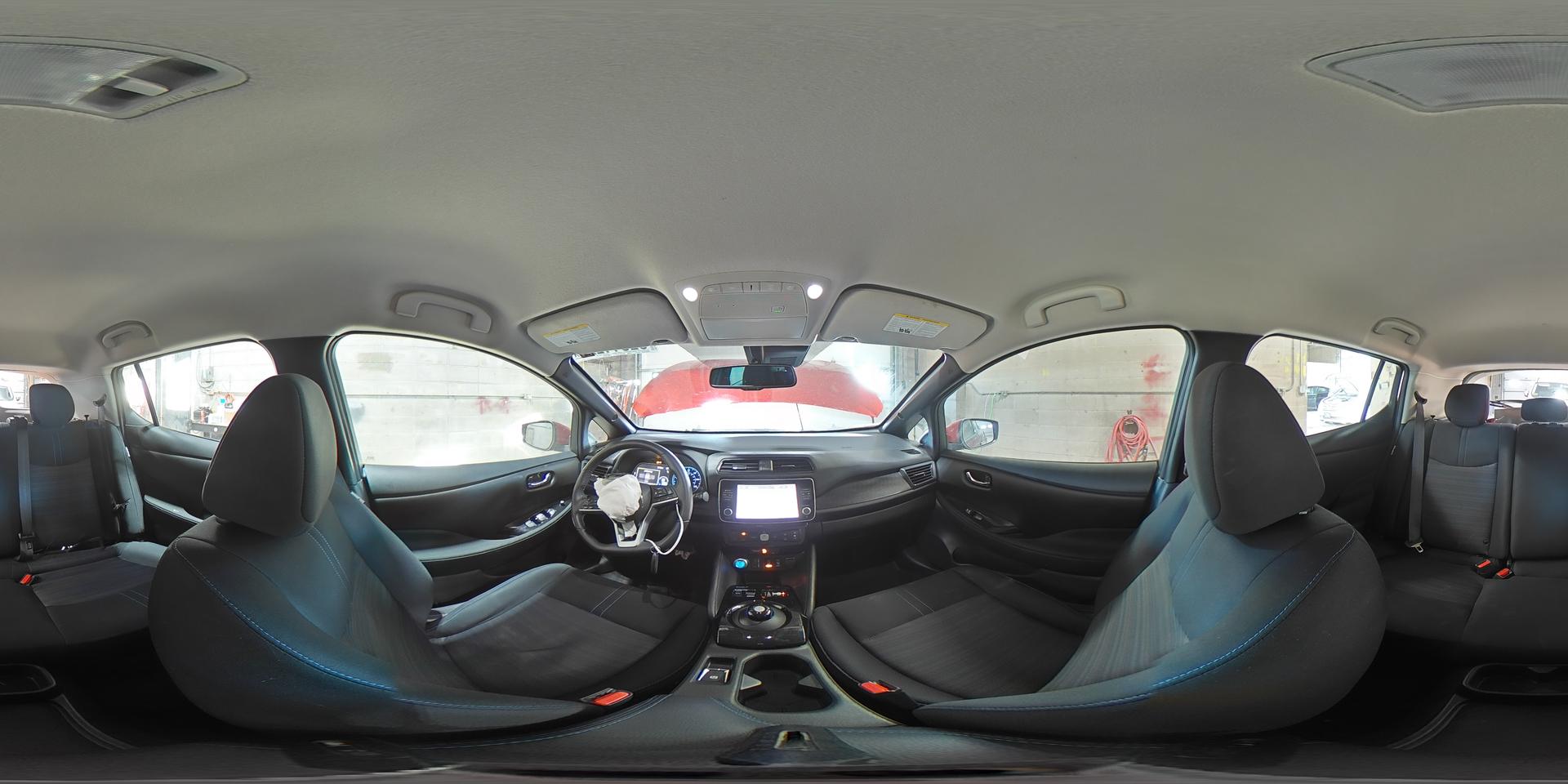 2025 NISSAN LEAF