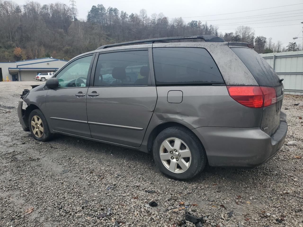 2004 TOYOTA SIENNA