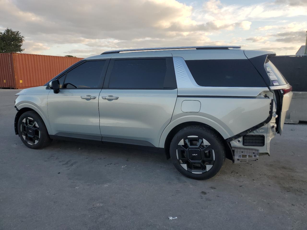 2025 KIA Carnival