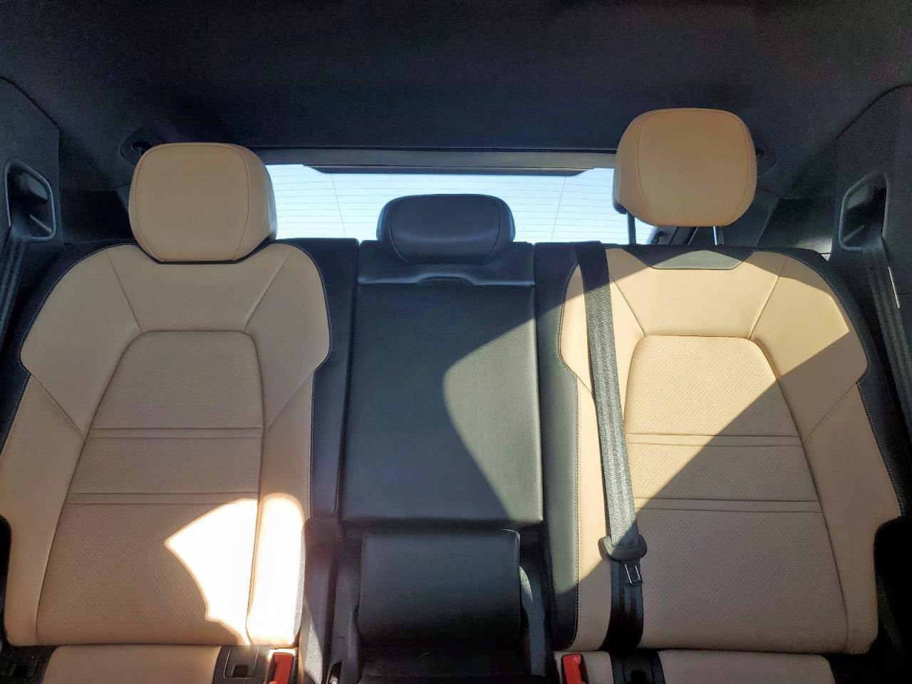 2025 PORSCHE CAYENNE