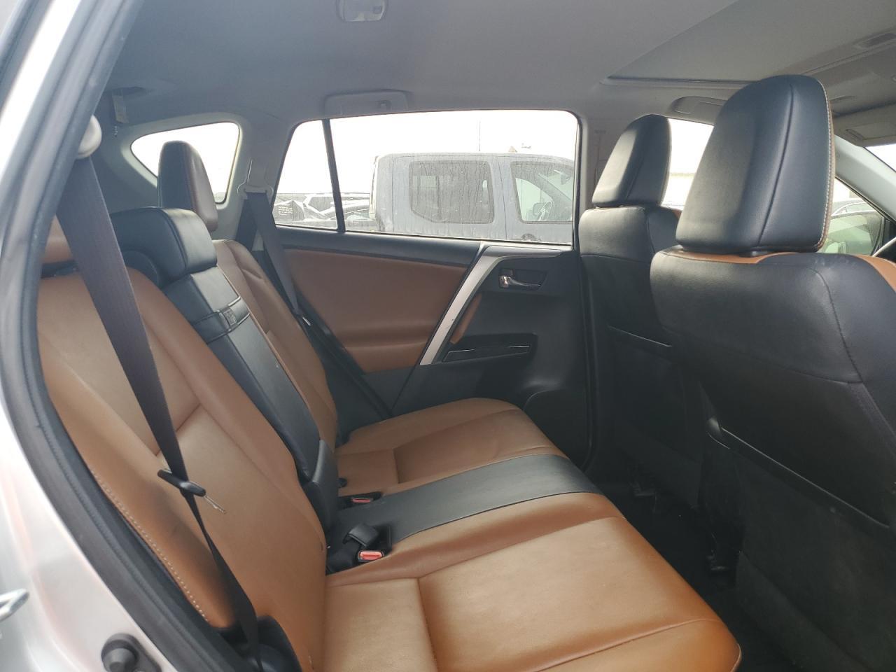 2016 TOYOTA RAV4