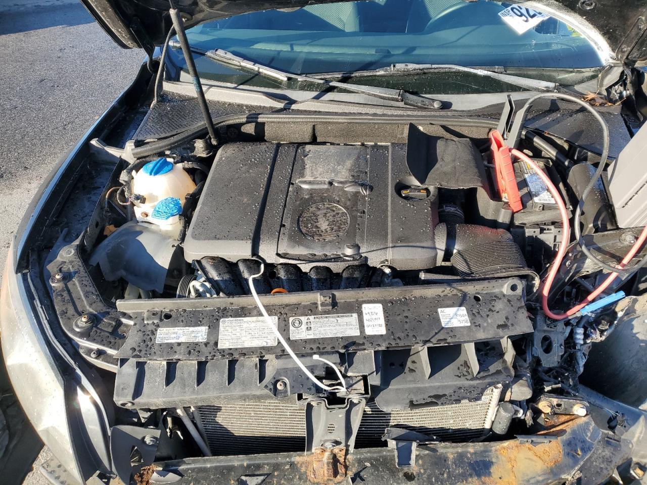 2013 VOLKSWAGEN Passat