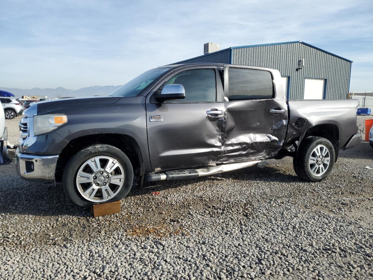 2016 TOYOTA TUNDRA