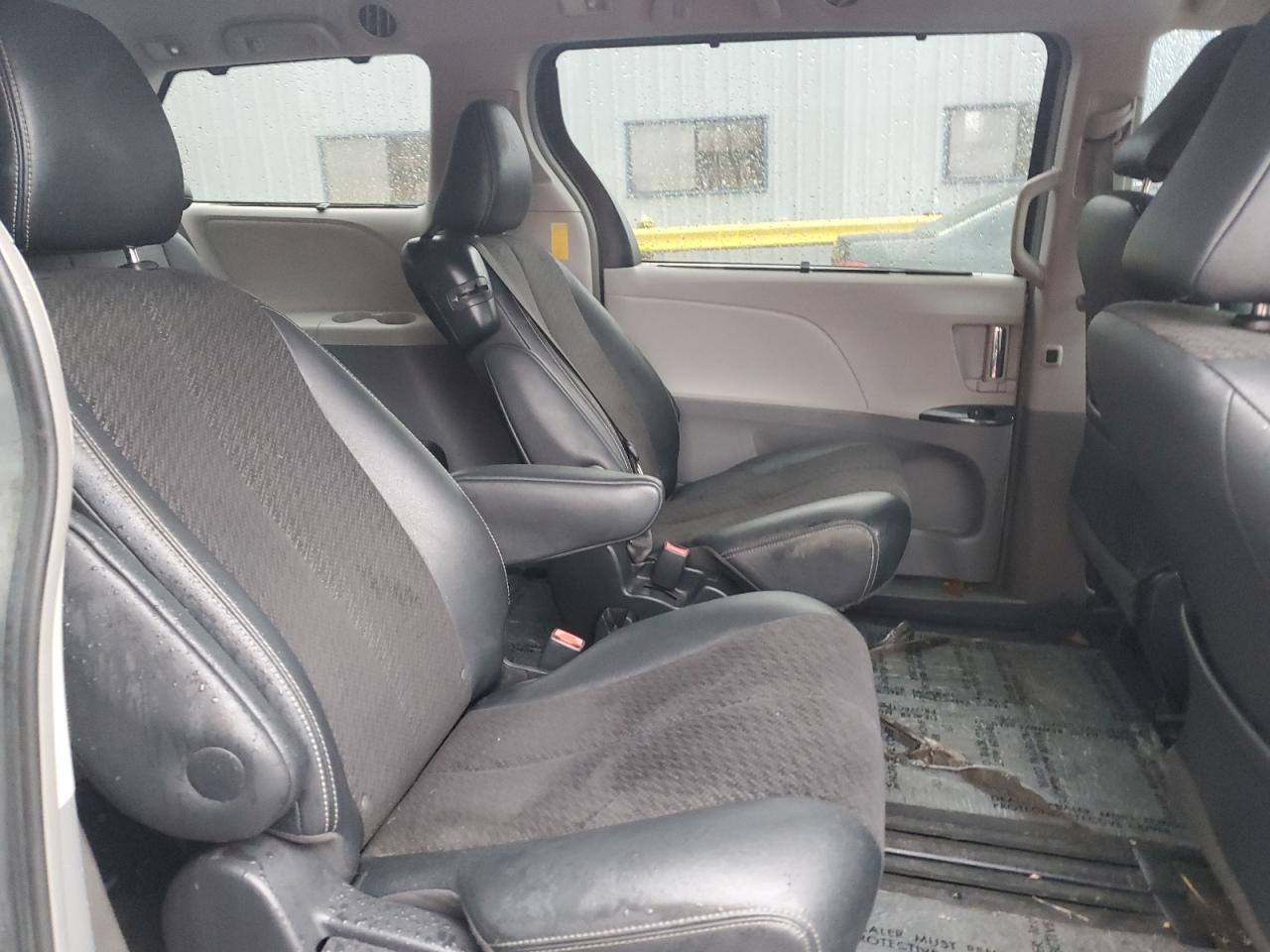 2014 TOYOTA SIENNA