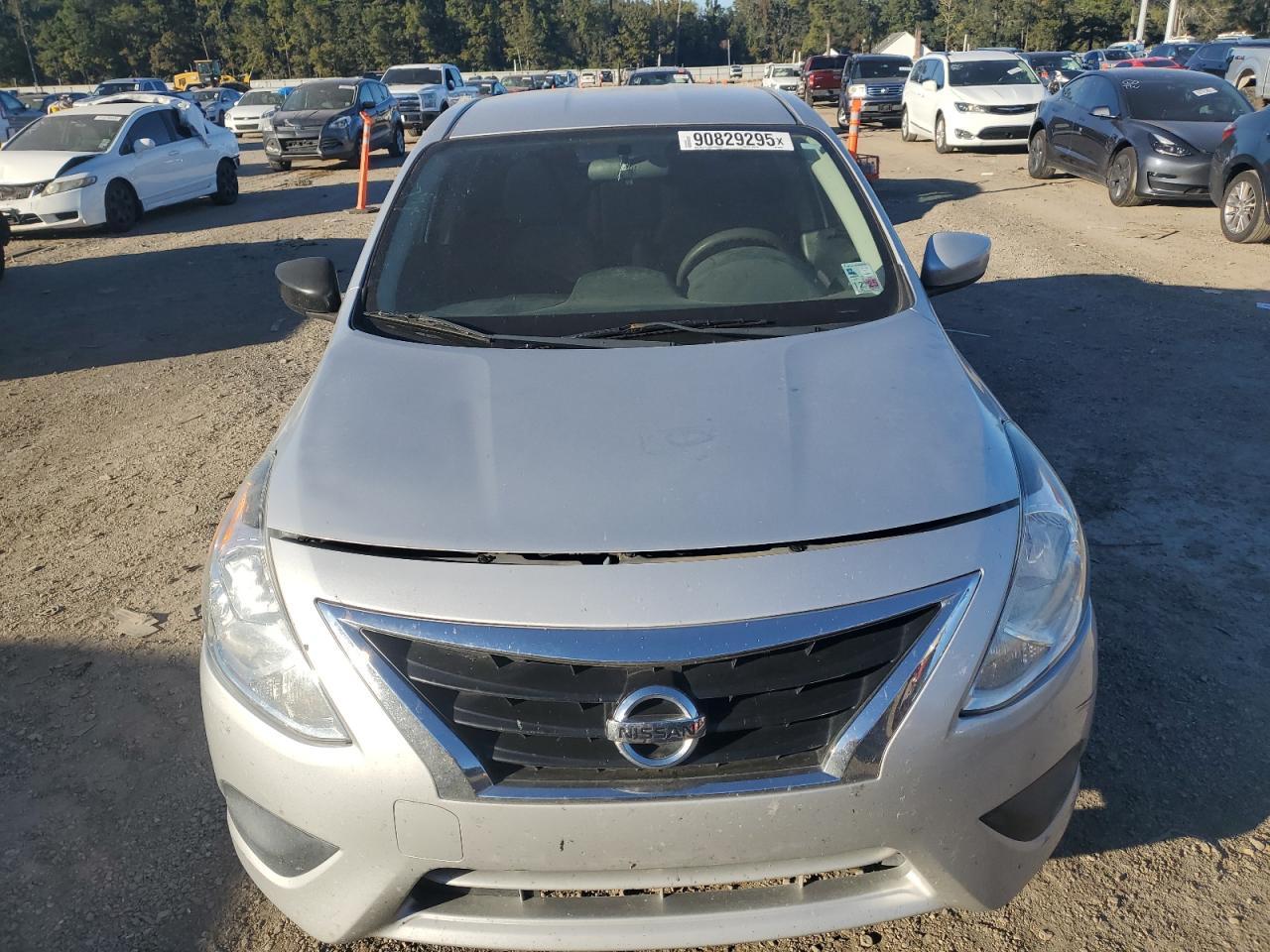 2017 NISSAN VERSA