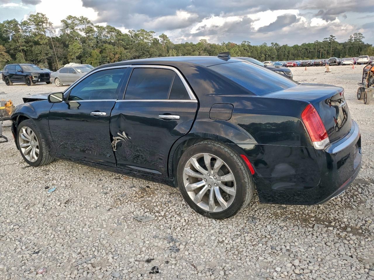 2019 CHRYSLER 300