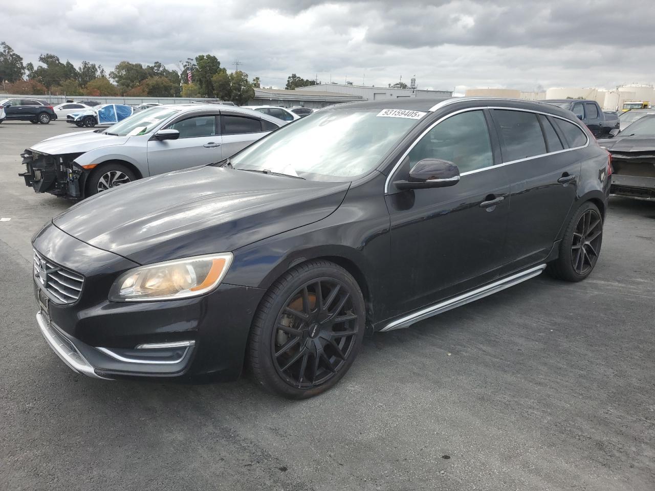 2015 VOLVO V60