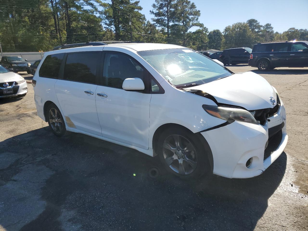 2015 TOYOTA SIENNA