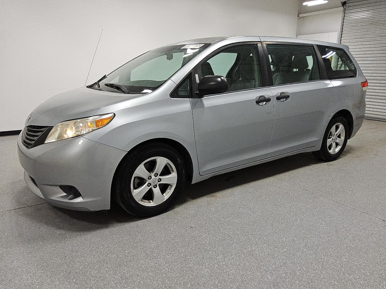 2014 TOYOTA SIENNA
