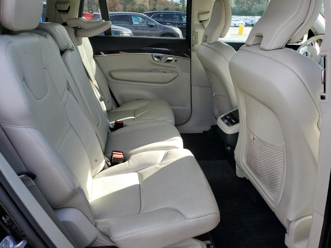 2019 VOLVO XC90