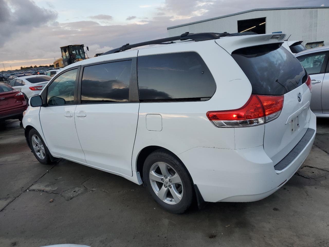 2012 TOYOTA SIENNA