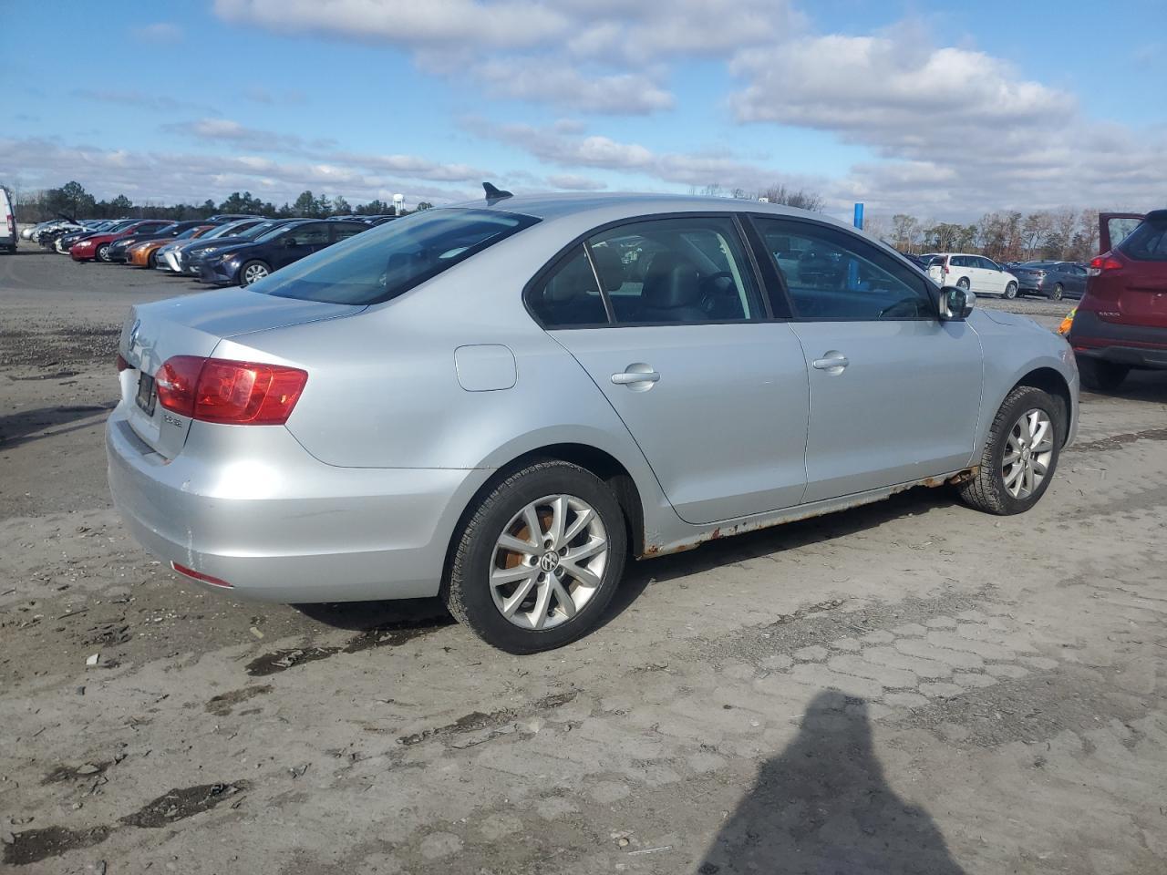 2011 VOLKSWAGEN JETTA