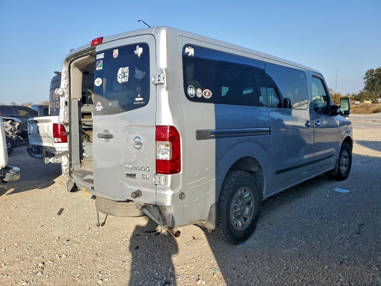 2016 NISSAN NV3500
