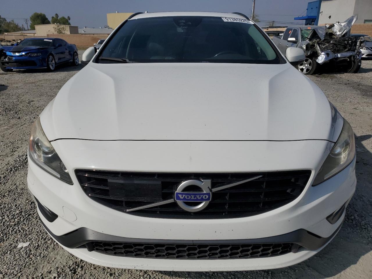 2018 VOLVO V60