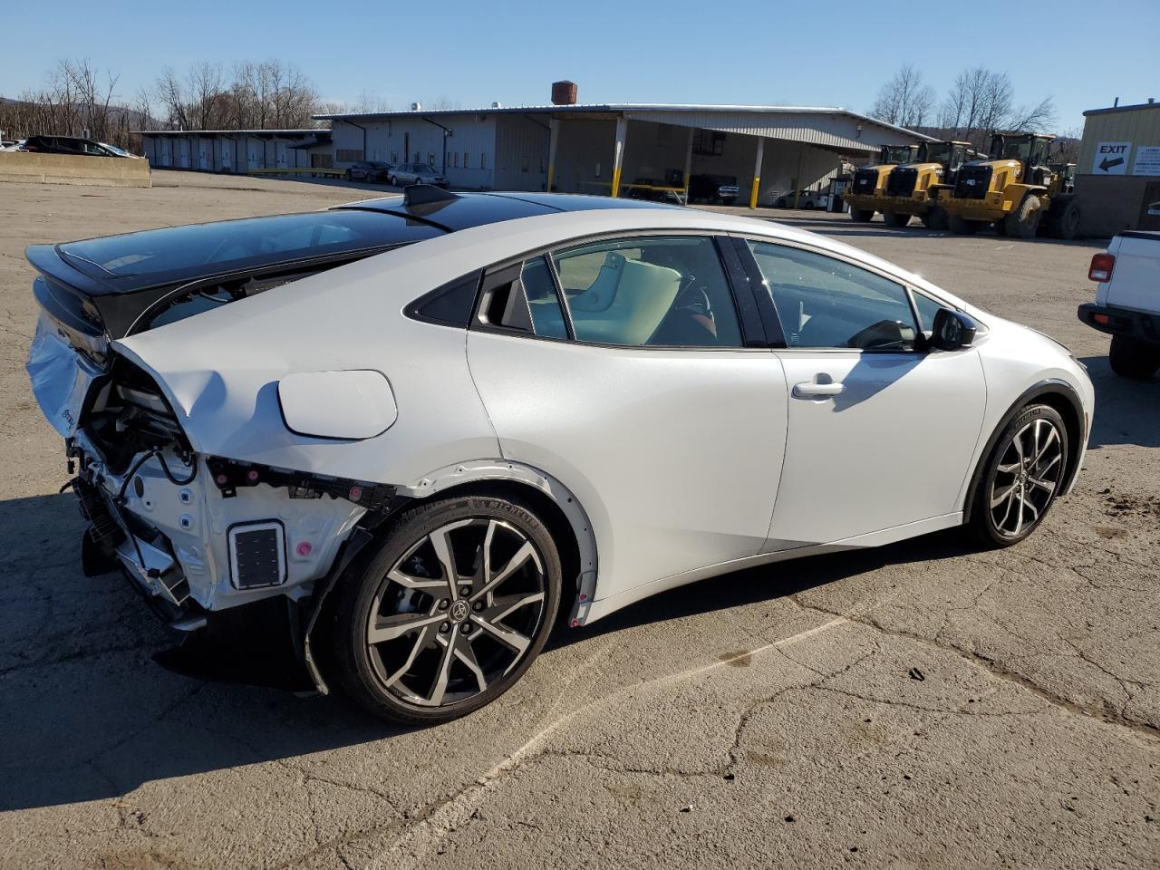 2025 TOYOTA PRIUS