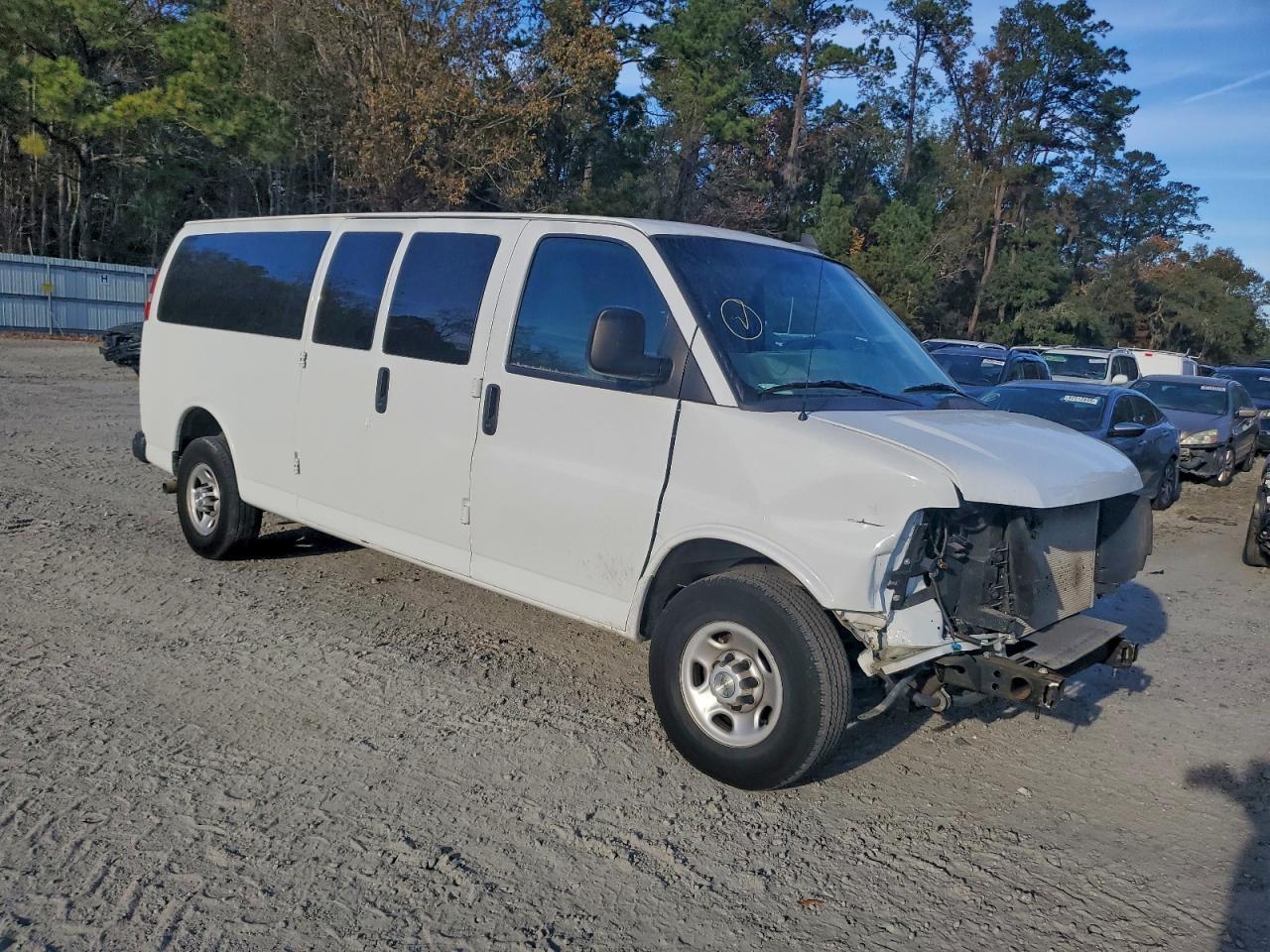2023 CHEVROLET Express 3500