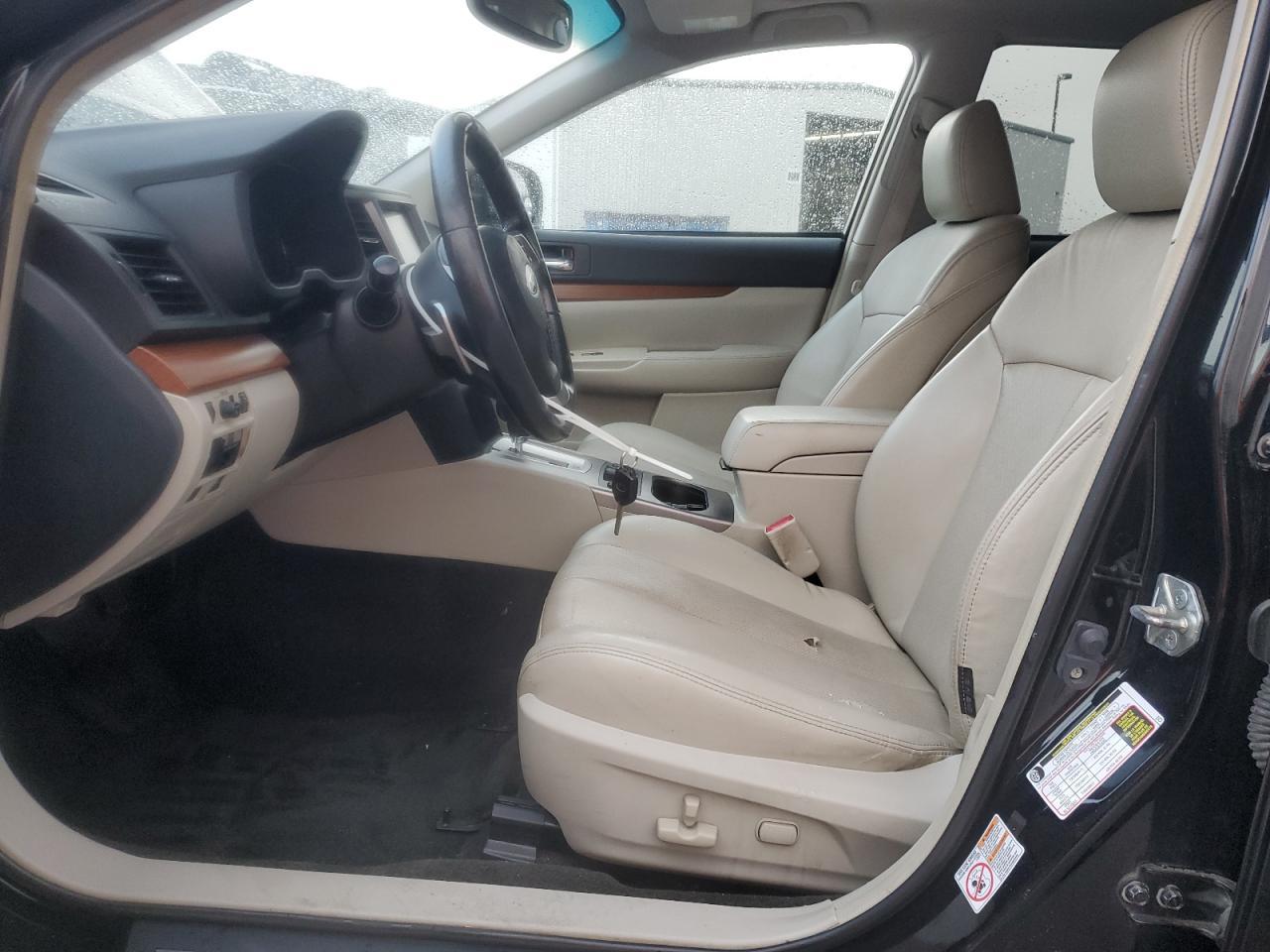 2013 SUBARU Outback