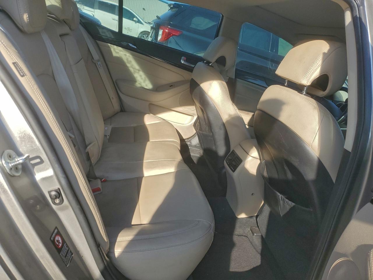 2015 KIA Cadenza