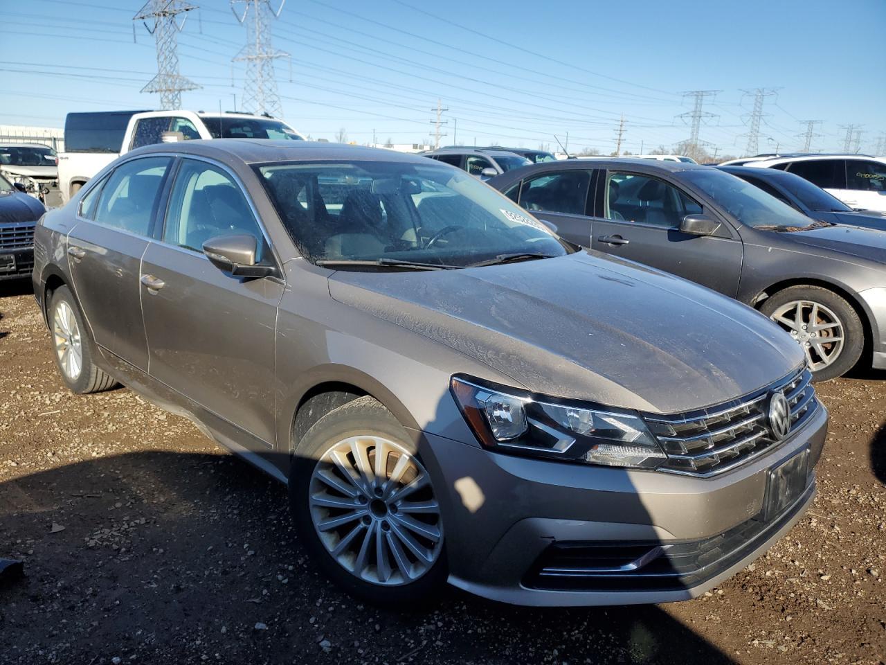 2016 VOLKSWAGEN Passat