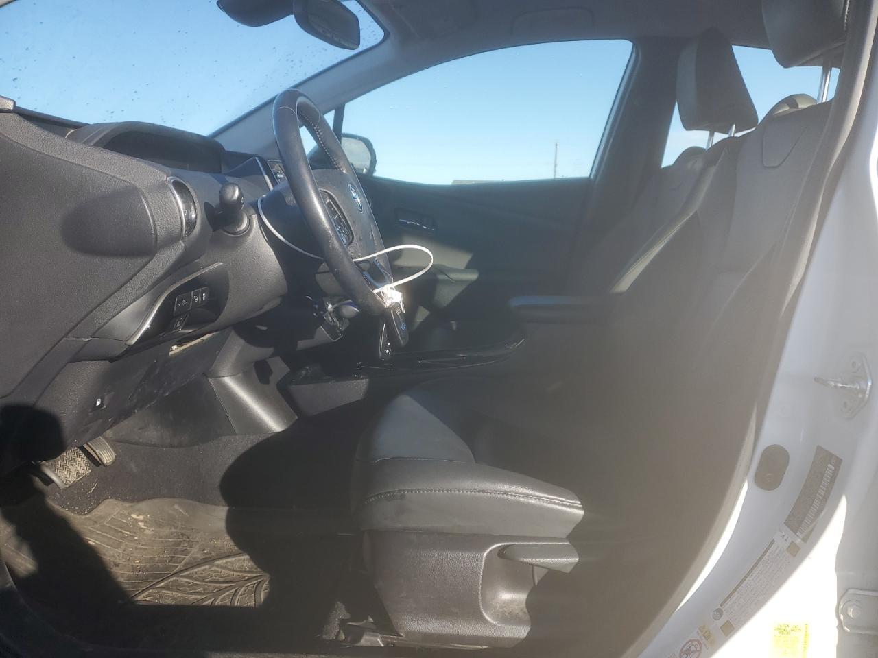 2019 TOYOTA PRIUS
