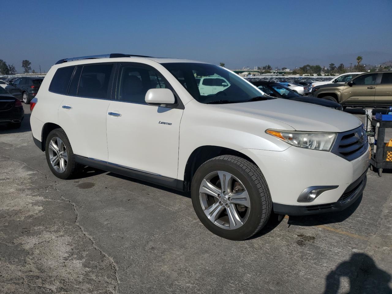 2011 TOYOTA HIGHLANDER