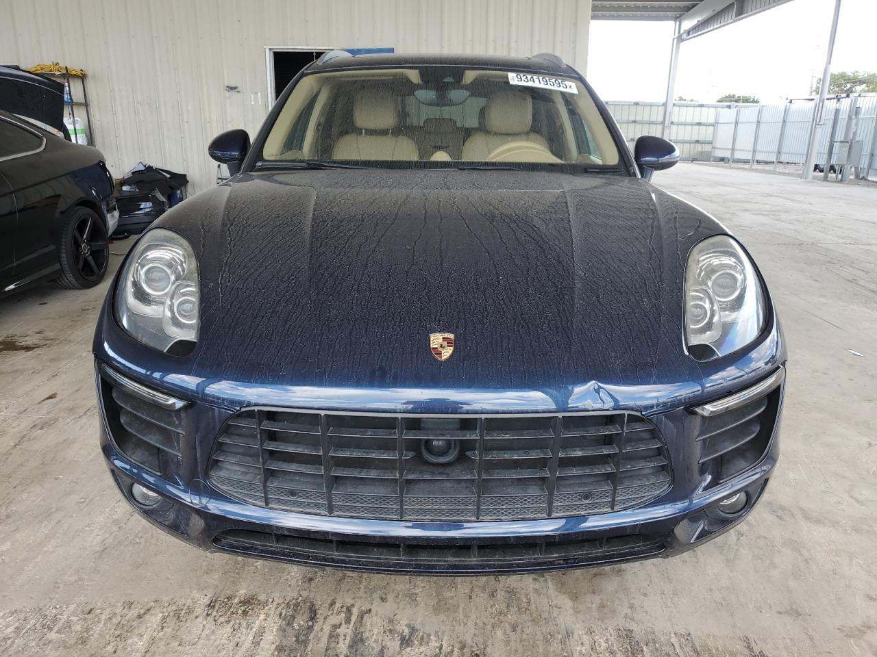 2015 PORSCHE Macan