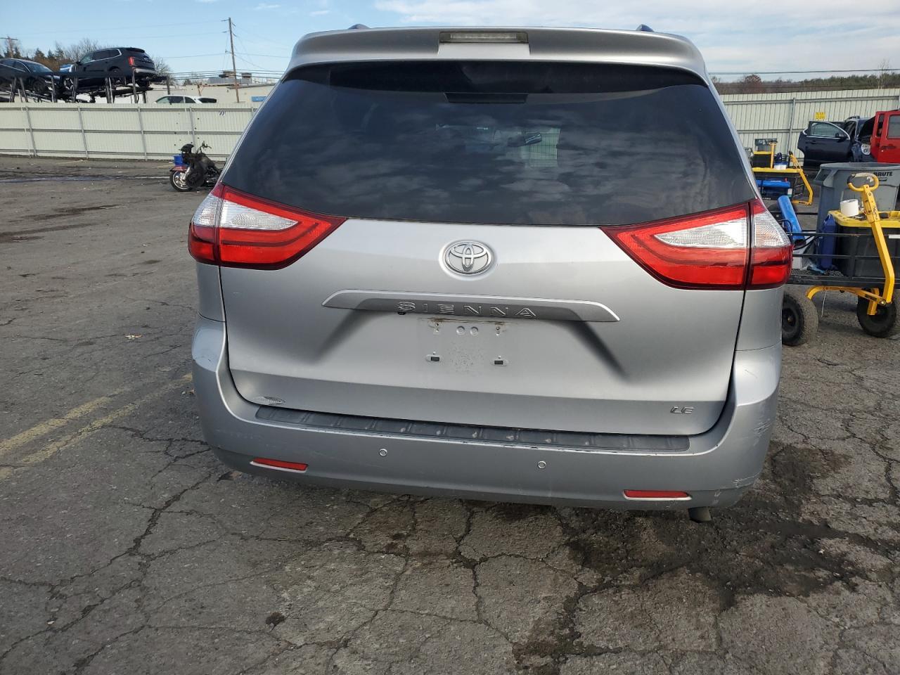 2015 TOYOTA SIENNA