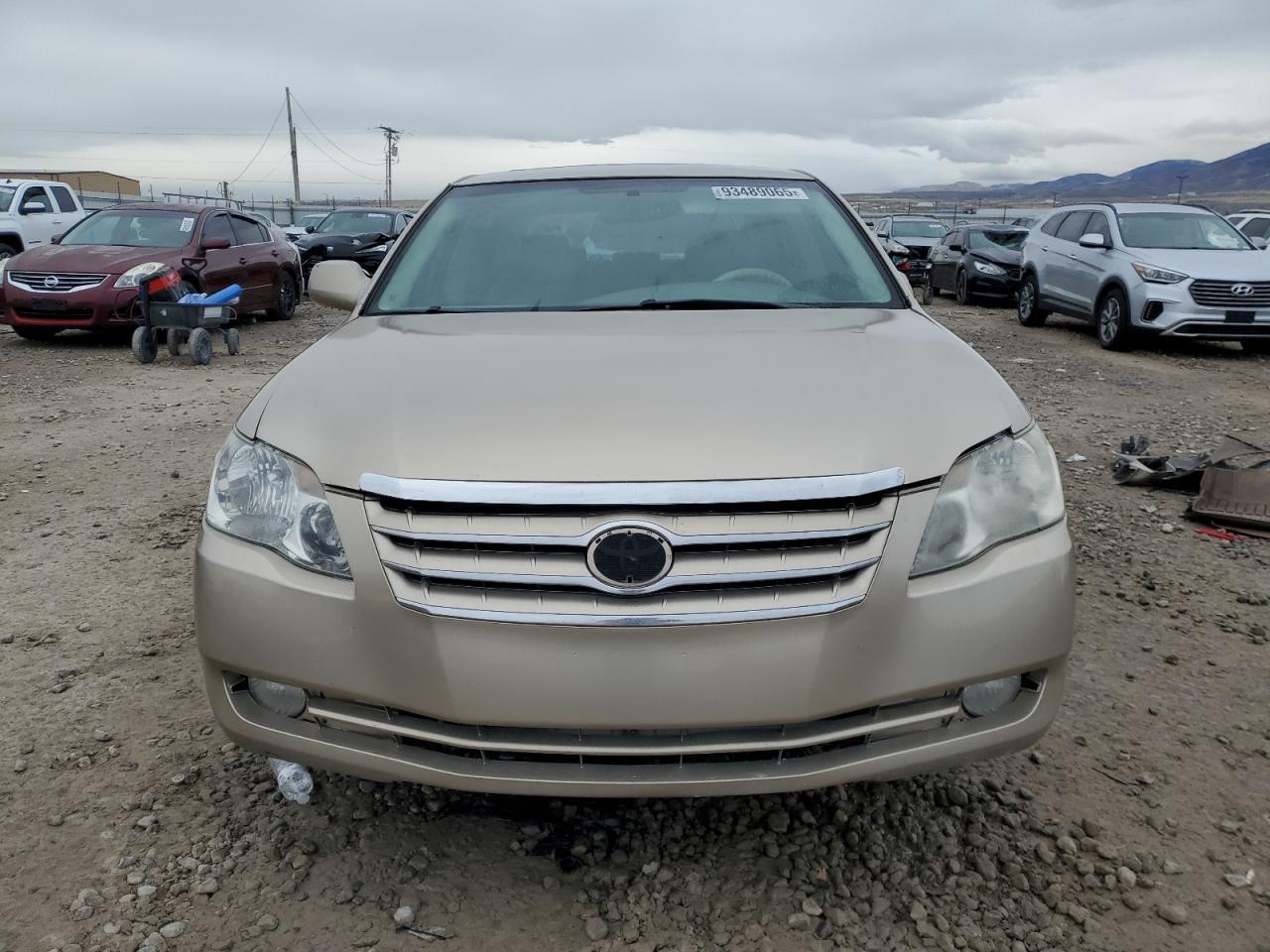 2005 TOYOTA Avalon