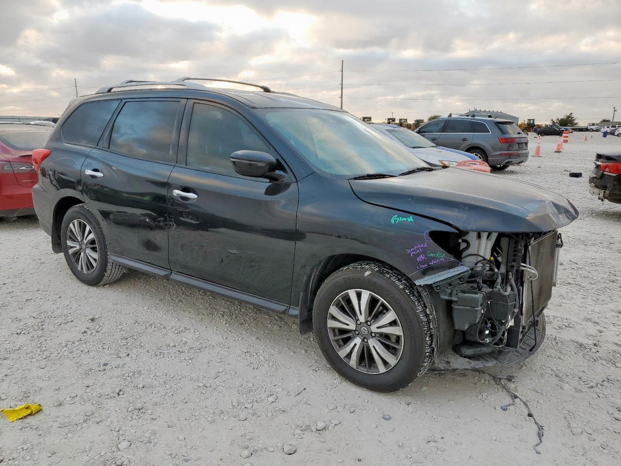 2017 NISSAN PATHFINDER