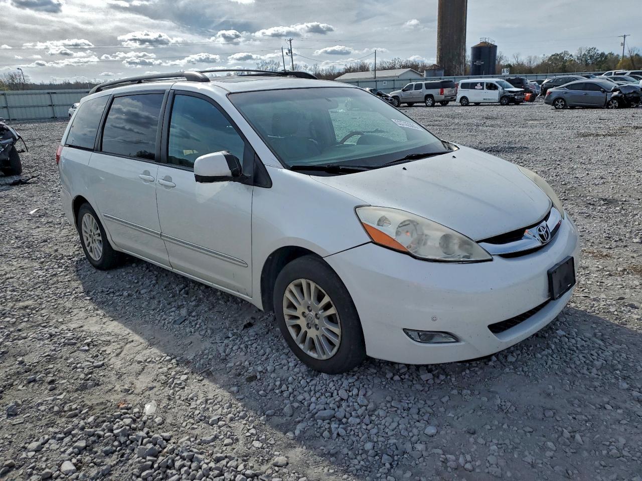 2008 TOYOTA SIENNA