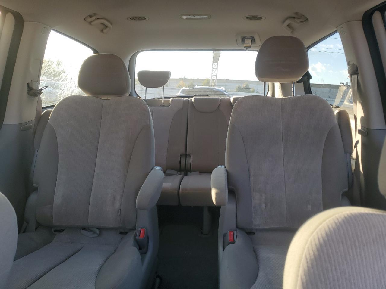 2014 KIA SEDONA