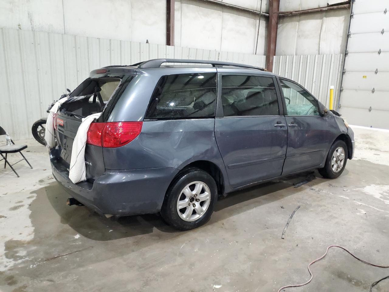2007 TOYOTA SIENNA