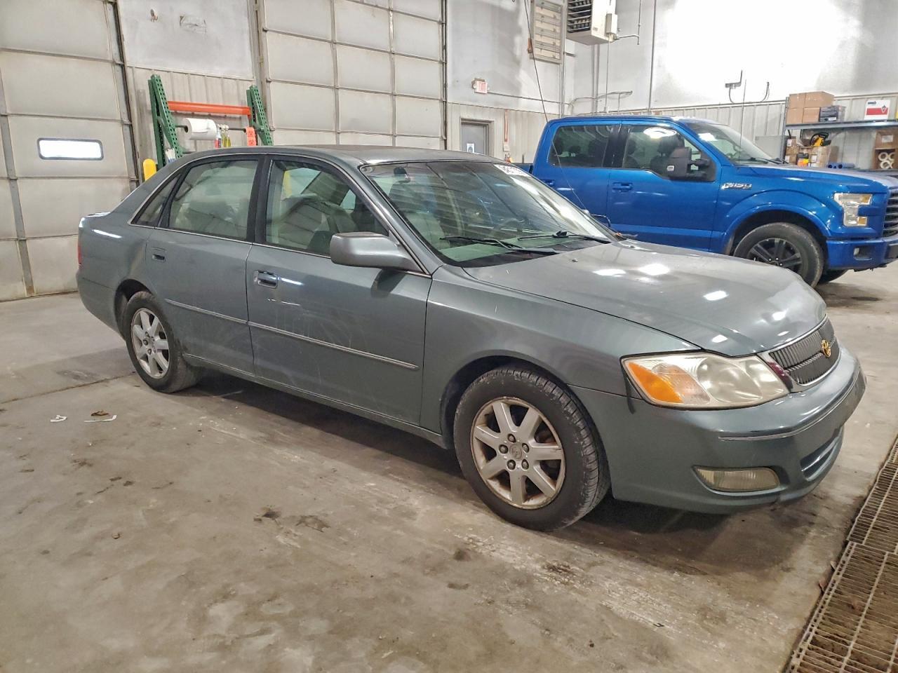 2002 TOYOTA Avalon