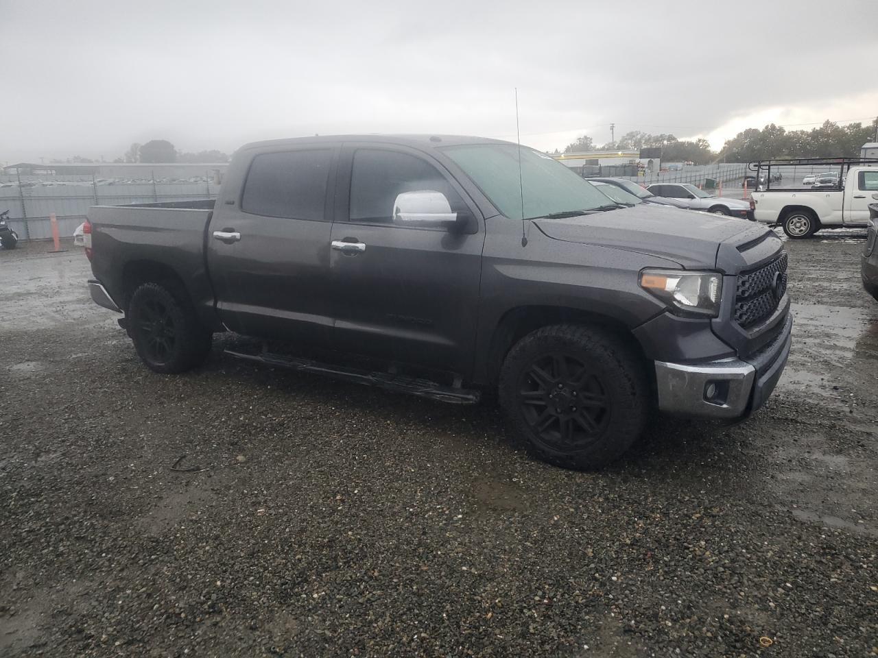 2018 TOYOTA TUNDRA