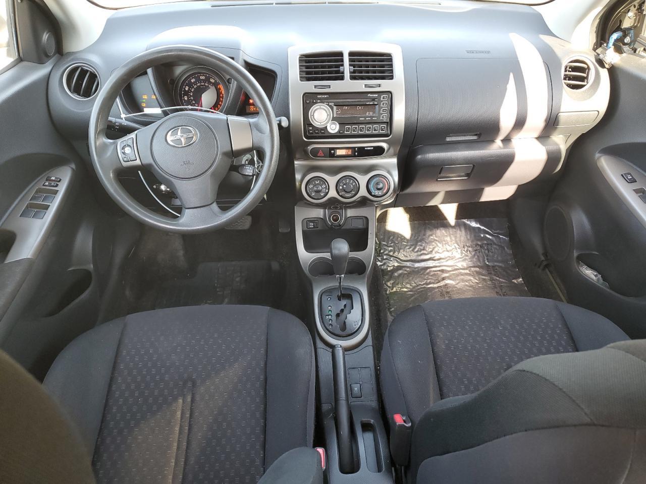 2011 TOYOTA SCION
